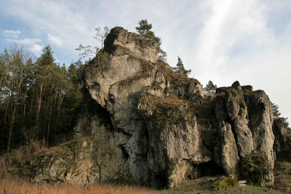 Kletterer in einer Felsenwand im Paradiestal