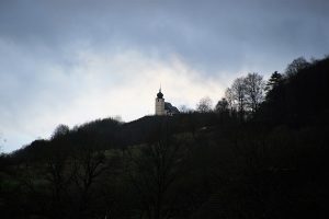 Blick auf die Fränkische Schweiz und dem Walberla von Reifenberg
